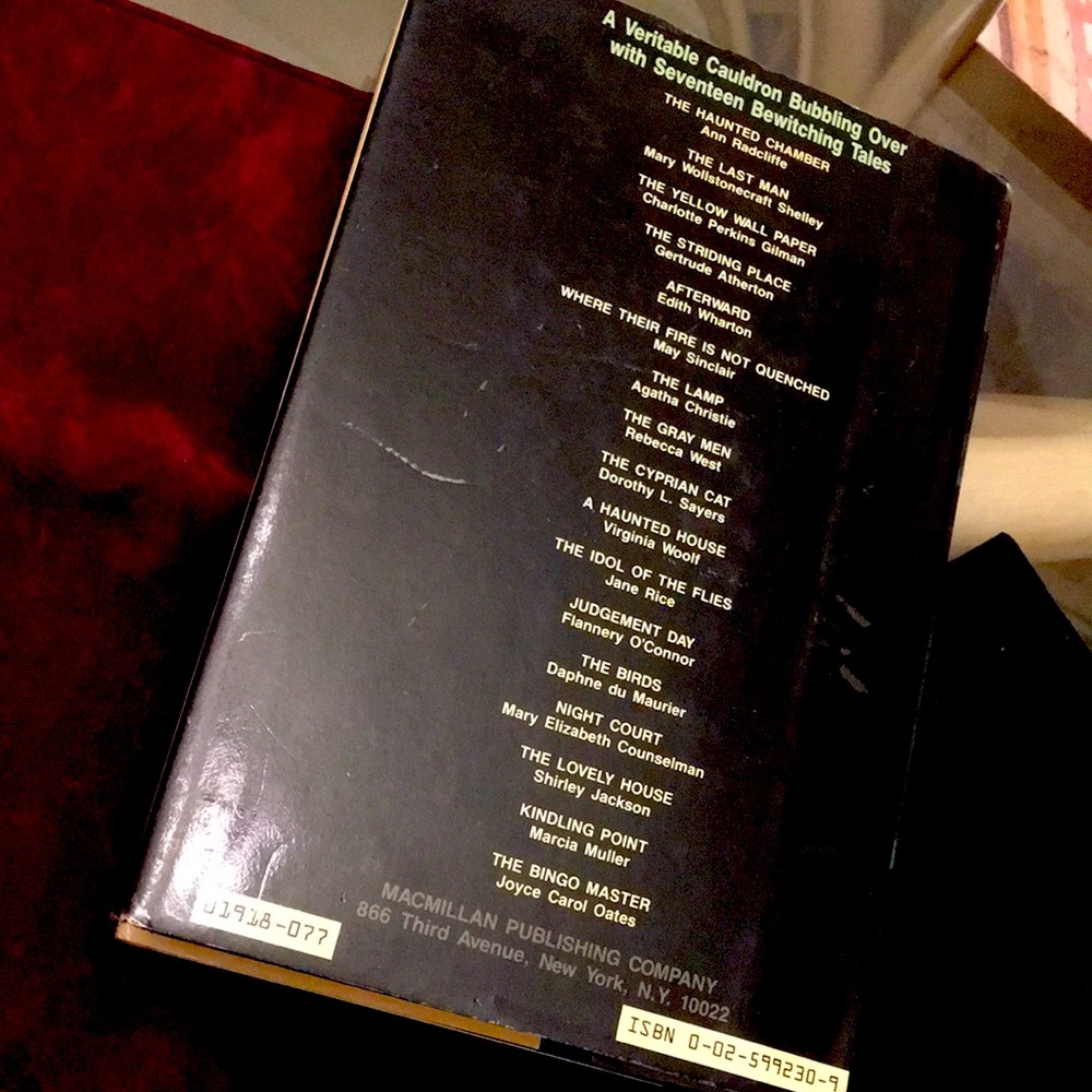 By Women authors: “Horror & Supernatural Stories” plus “Gargoyles” mini book - Picture 2 of 13